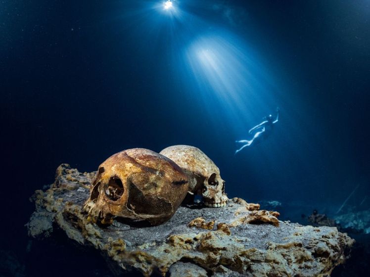 las-calaveras-cenote-nicklen_72498_990x742